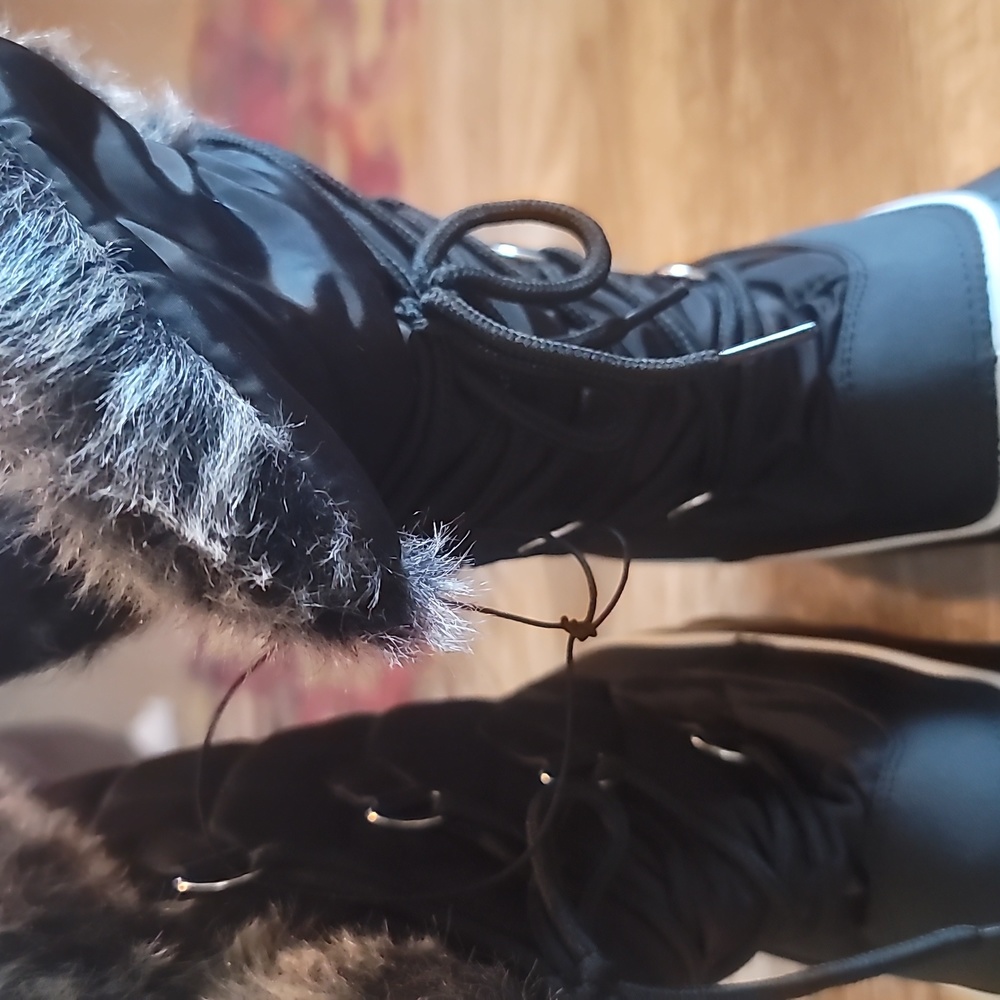 Brand new My Soft 8 faux fur lined boots - Picture 2 of 4